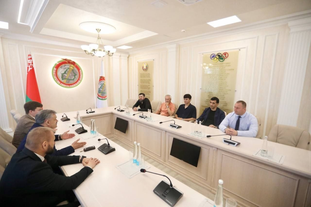 Министр спорта Республики Беларусь Сергей Михайлович Ковальчук встретился с нашим экс-игроком Абдукодиром Хусановым! изображение 6 Министр спорта Республики Беларусь Сергей Михайлович Ковальчук встретился с нашим экс-игроком Абдукодиром Хусановым! изображение 5